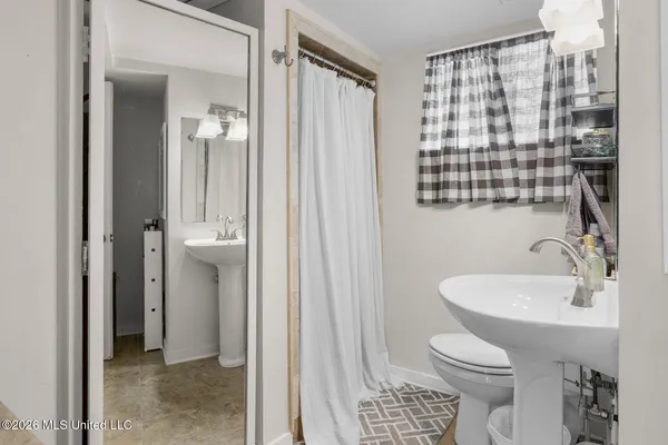 $325,000 | 2017 Southwood Road, Jackson, MS 39211