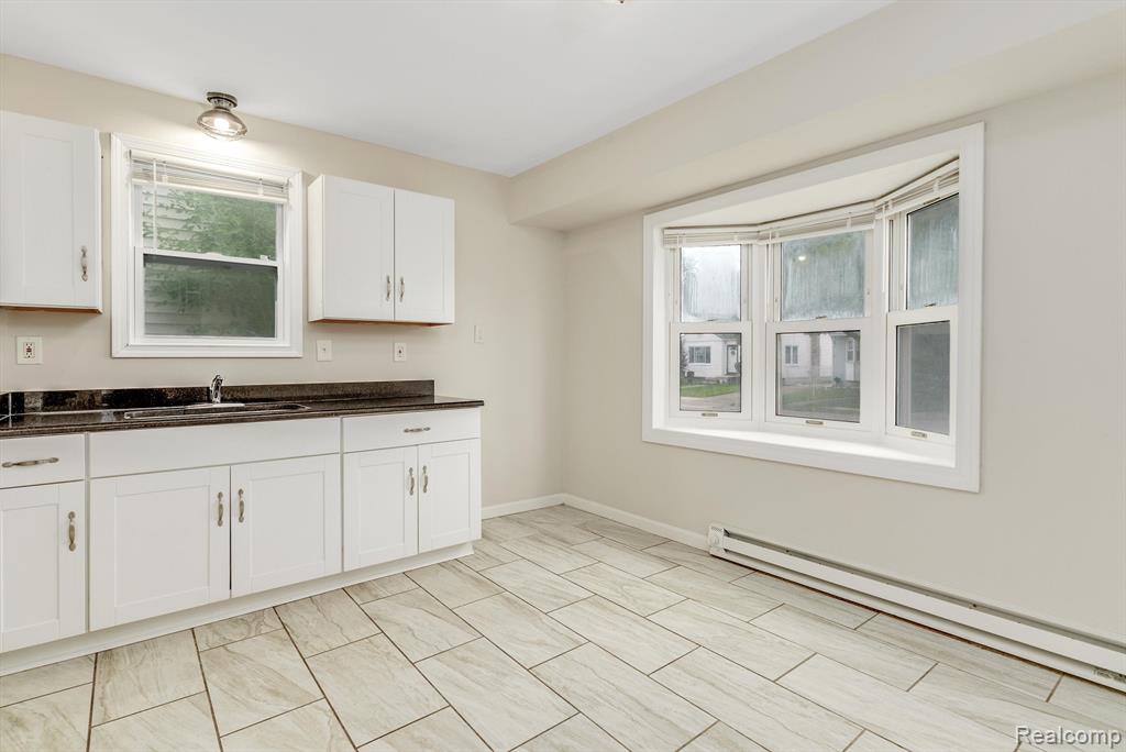 21805 Rausch Avenue Eastpointe, MI 48021 - Photo 12 of 33