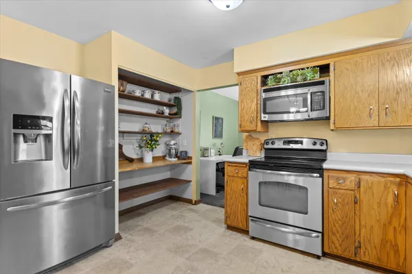 $425,000 | W170S7011 Southern Drive, Muskego, WI 53150