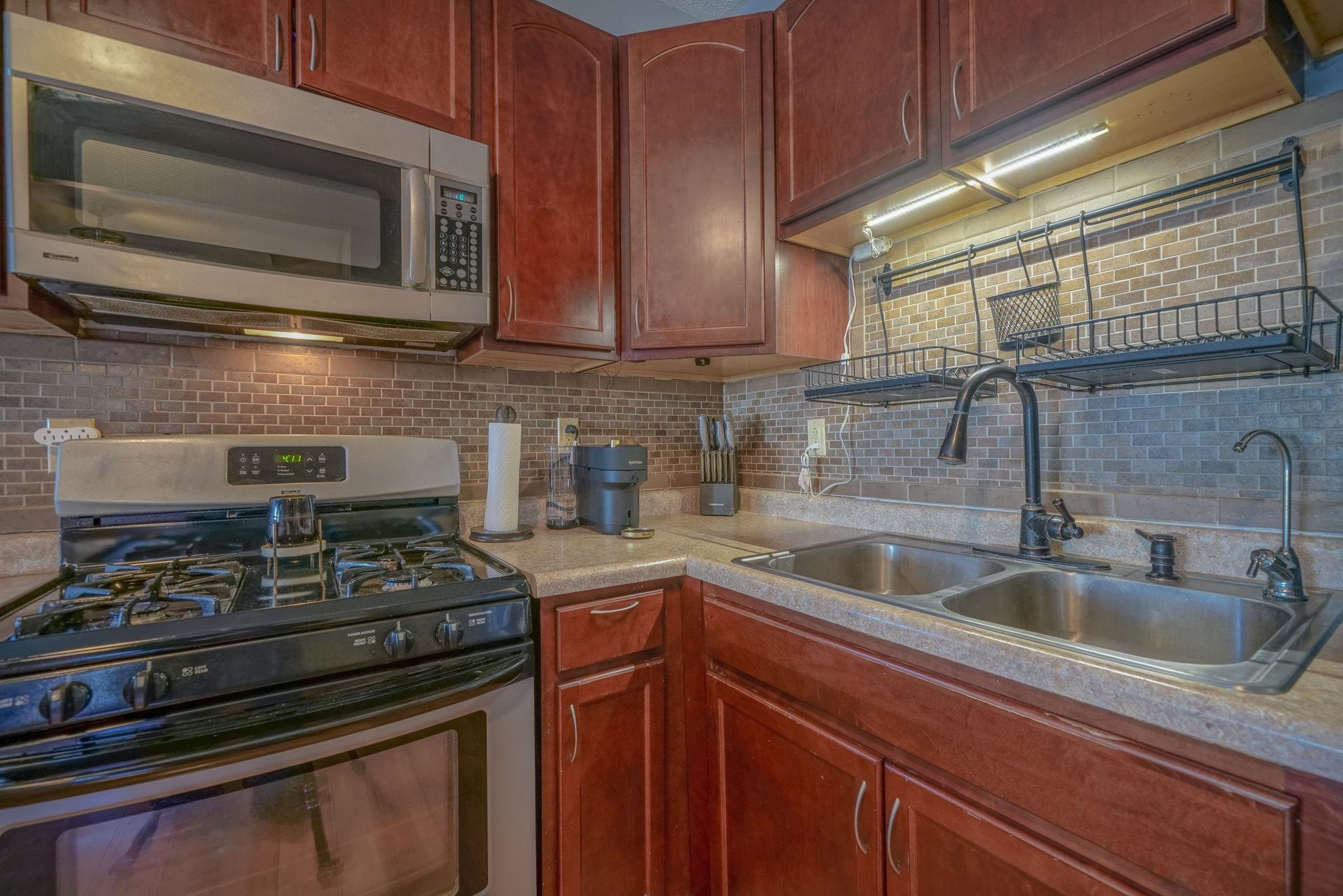 334 North 14th Street Rochelle, IL 61068 - Photo 8 of 29