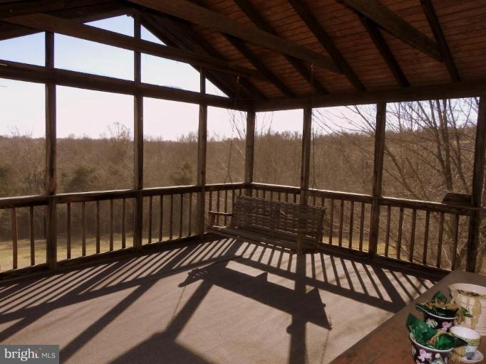 Screened-in Porch