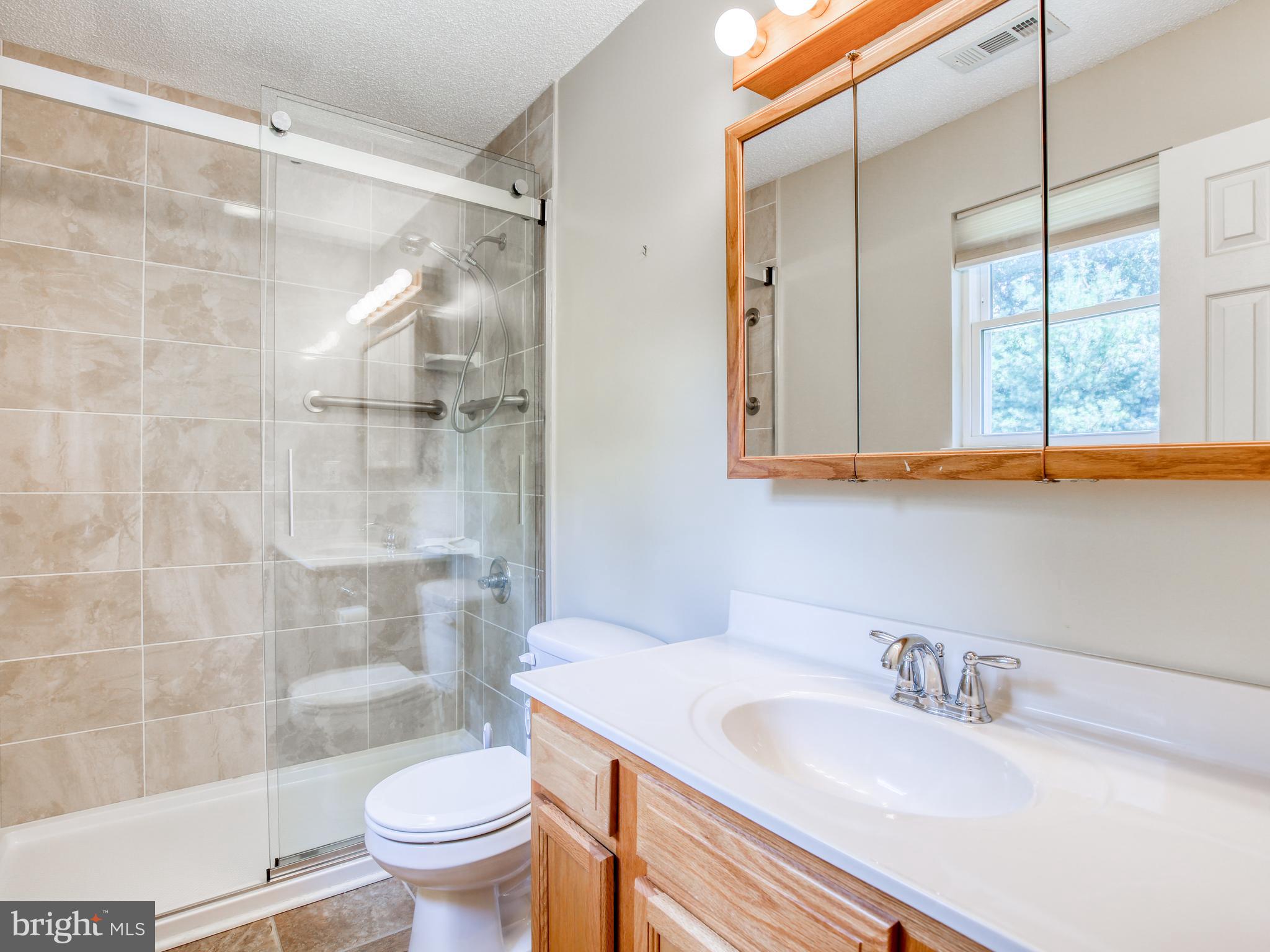 202 Woodrow Road Winchester, VA 22602 - Photo 21 of 33 Master bathroom