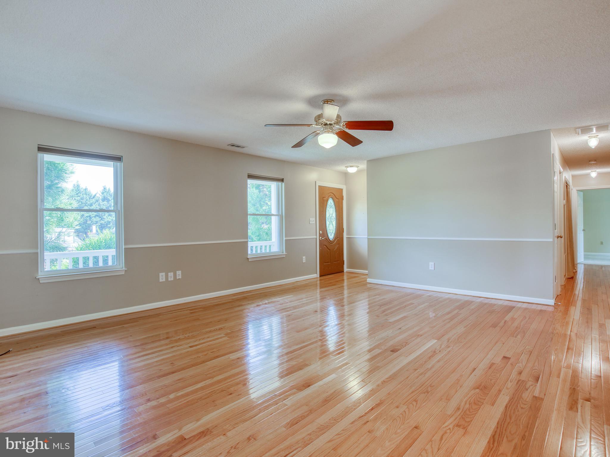202 Woodrow Road Winchester, VA 22602 - Photo 9 of 33 Living room