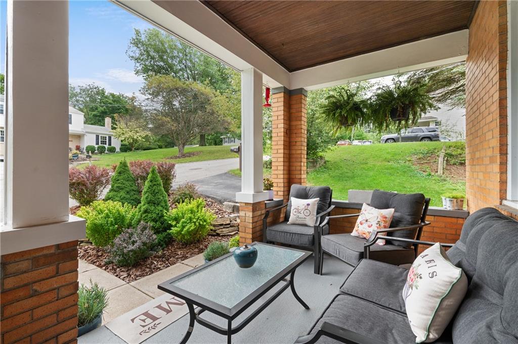 9745 Valley View Road Pittsburgh, PA 15237 - Photo 3 of 25 Gallery Image 3