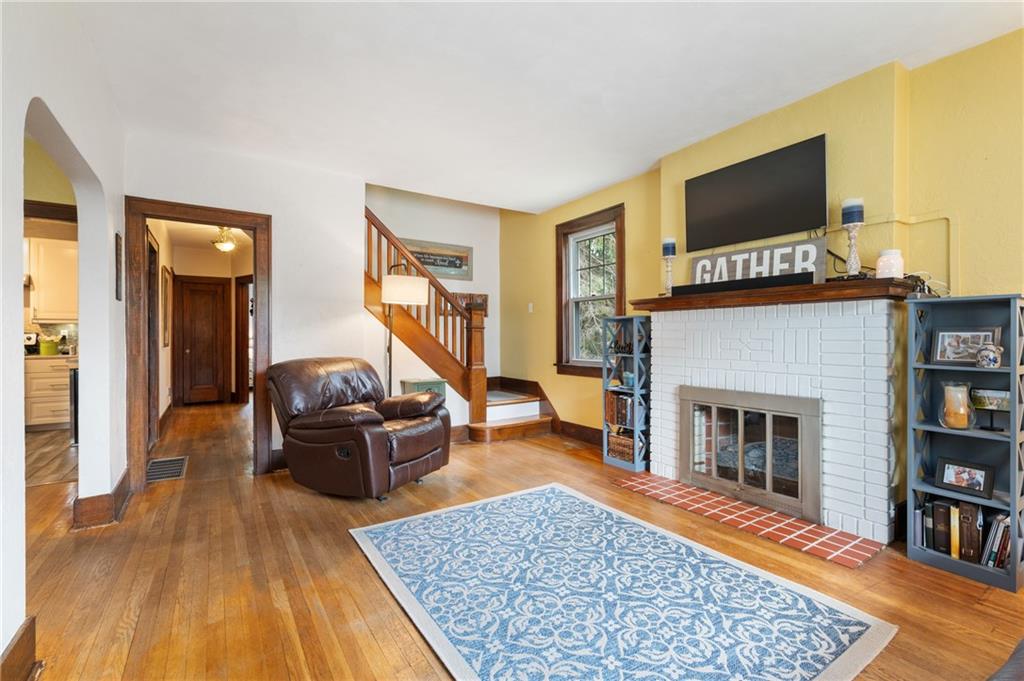 9745 Valley View Road Pittsburgh, PA 15237 - Photo 4 of 25 Gallery Image 4