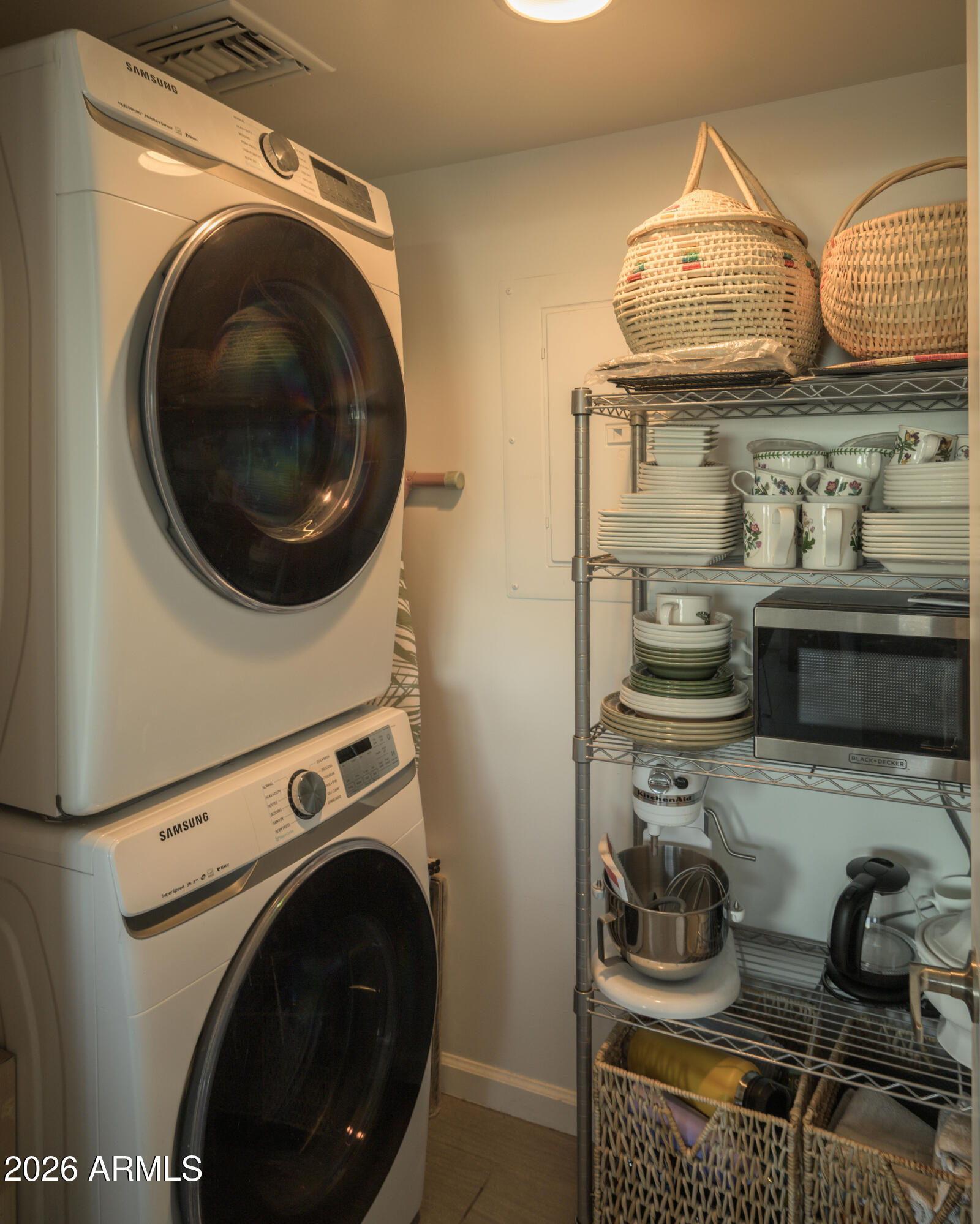 535 West Thomas Road, Unit 510 Phoenix, AZ 85013 - Photo 14 of 22 Laundry