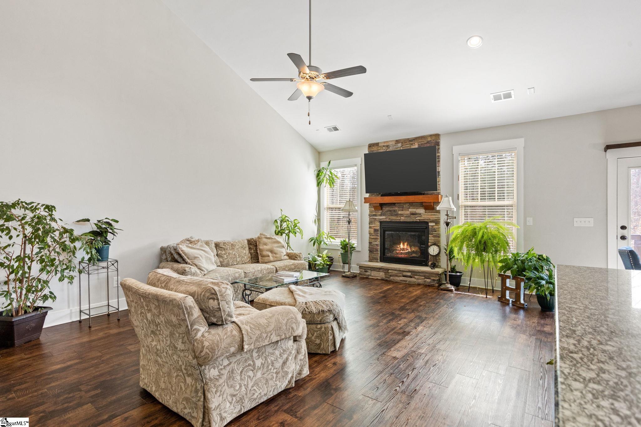 137 Rosecrest Lane Simpsonville, SC 29680 - Photo 11 of 27