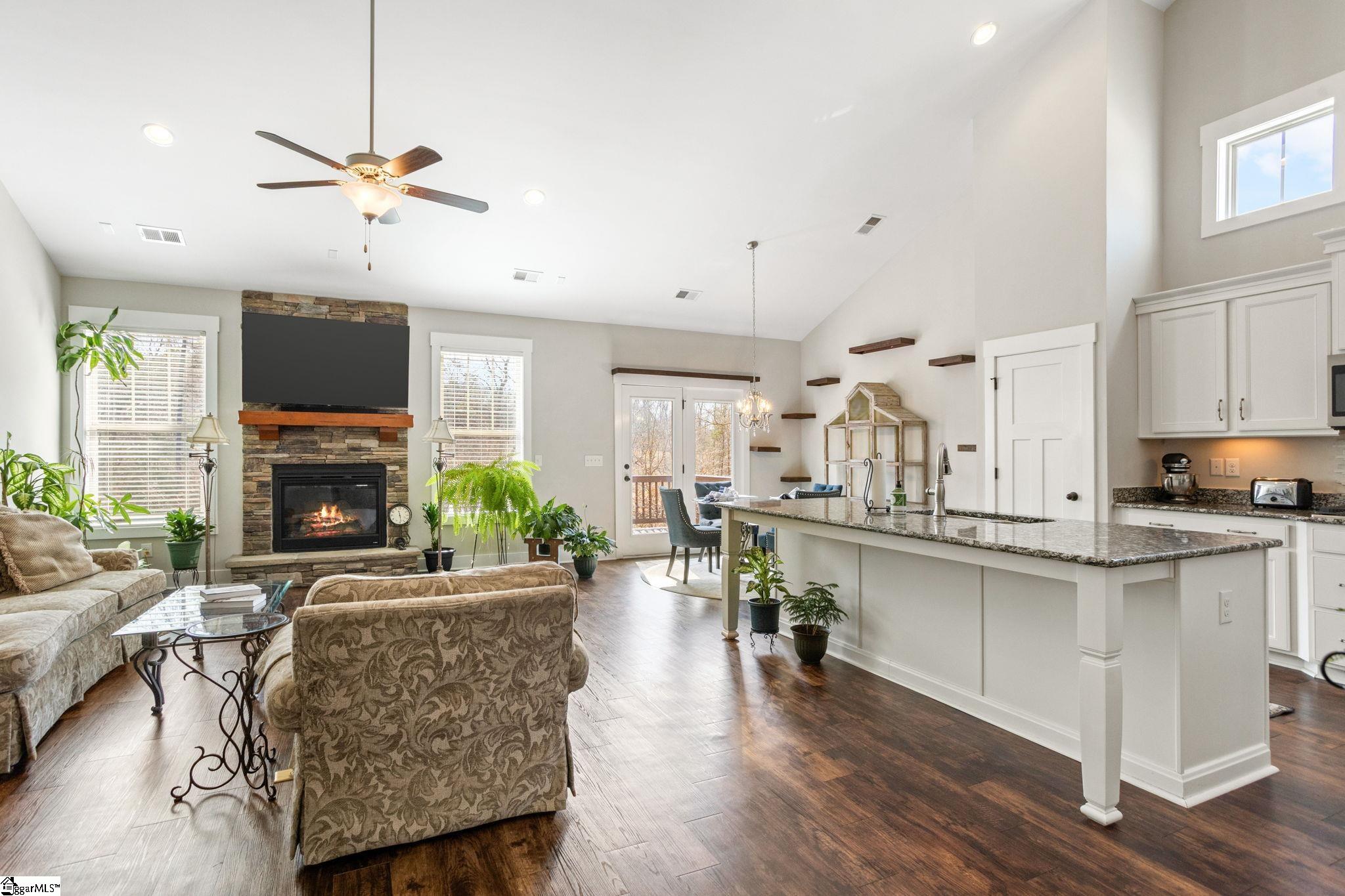 137 Rosecrest Lane Simpsonville, SC 29680 - Photo 10 of 27