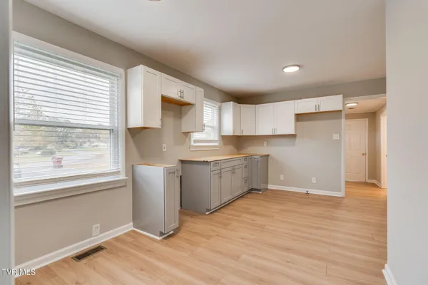 $2,000 | Undisclosed Address, Johnson City, TN 37604