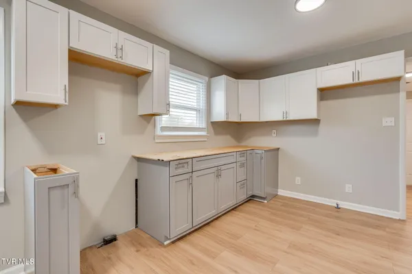 $2,000 | Undisclosed Address, Johnson City, TN 37604