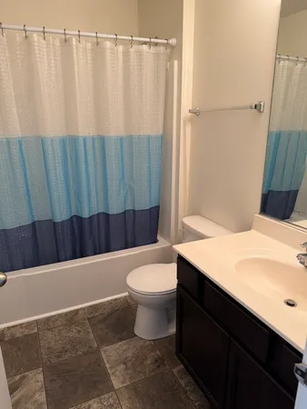 $2,600 | 658 Anchorage Court, Pingree Grove, IL 60140