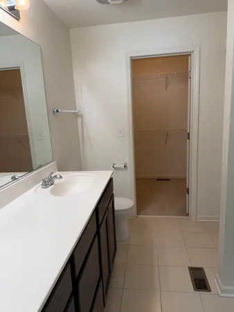 $2,600 | 658 Anchorage Court, Pingree Grove, IL 60140