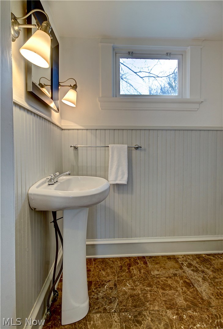 3054 Somerton Road Cleveland, OH 44118 - Photo 19 of 40 Bathroom featuring tile floors