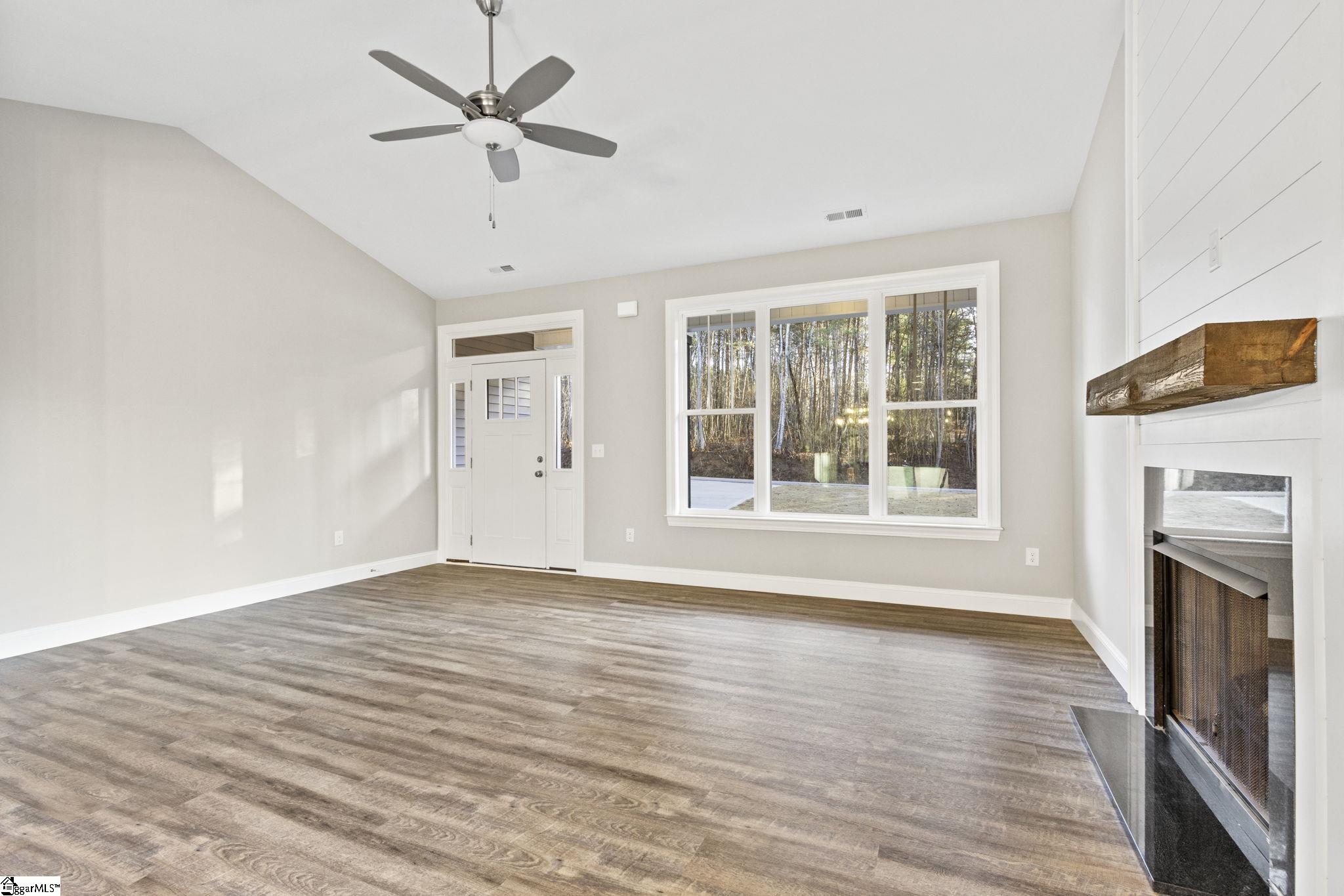 174 Bramlett Road Taylors, SC 29687 - Photo 3 of 32