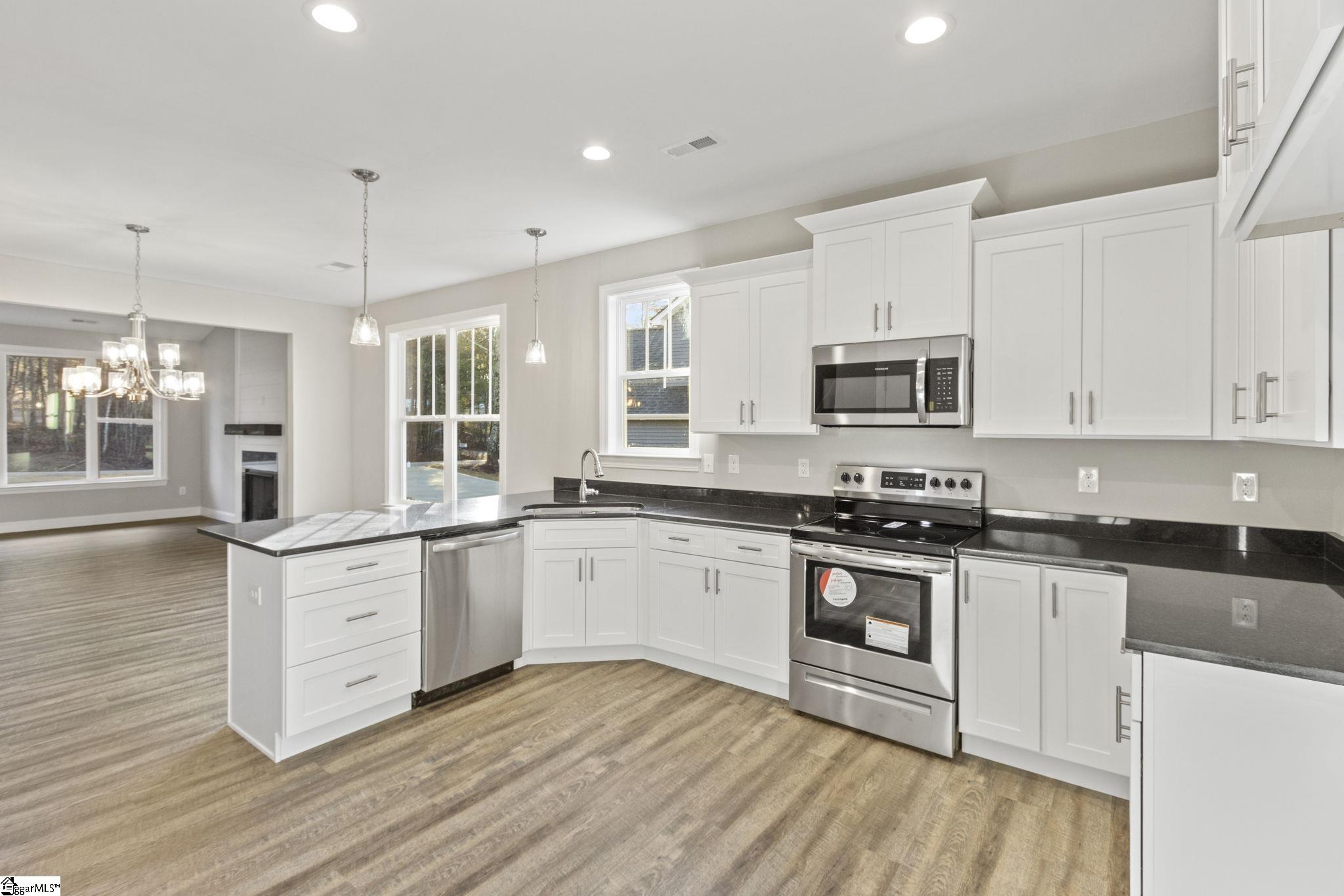 174 Bramlett Road Taylors, SC 29687 - Photo 9 of 32