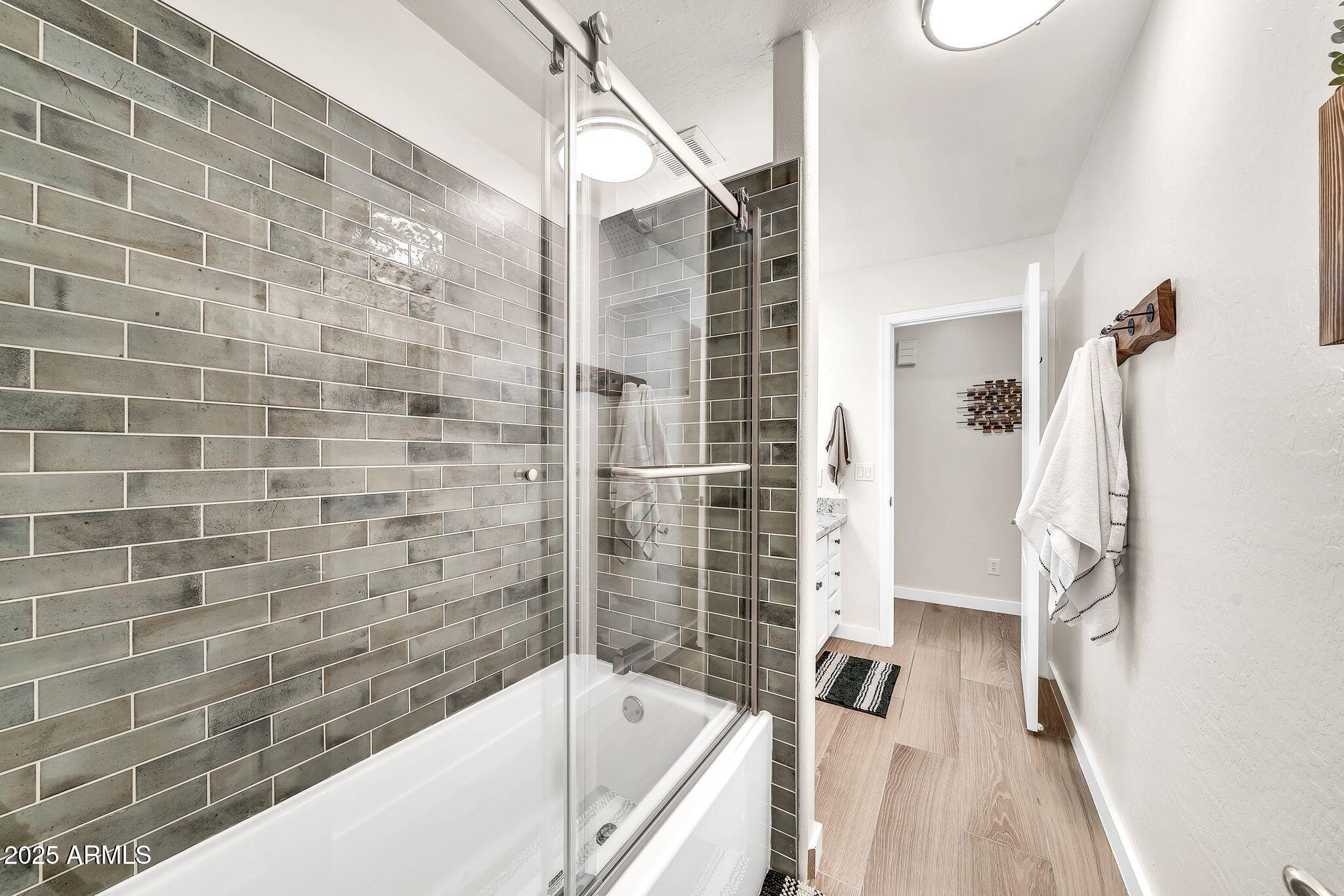 18644 North 21st Street Phoenix, AZ 85024 - Photo 20 of 33 2nd bath