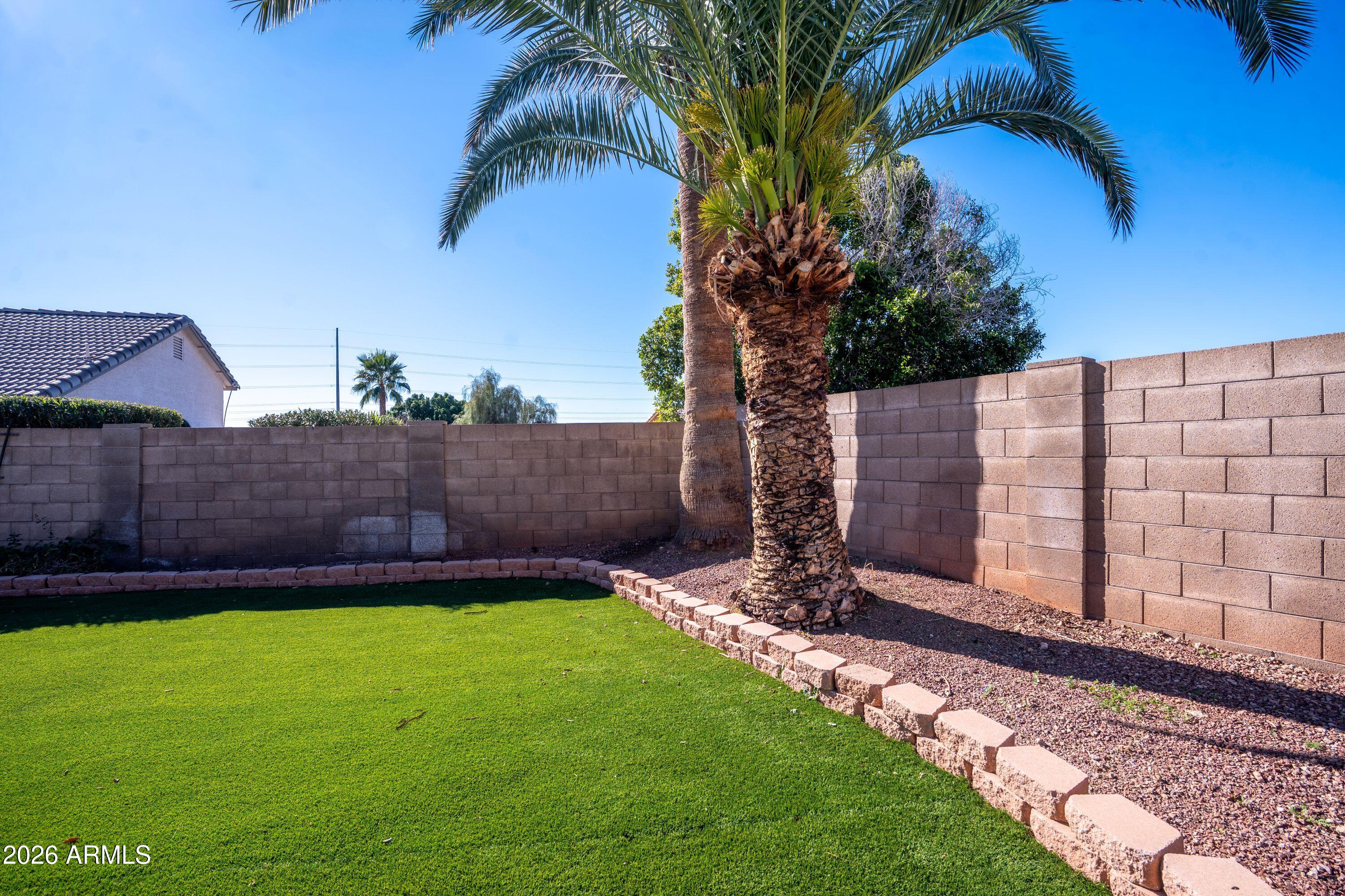 18644 North 21st Street Phoenix, AZ 85024 - Photo 31 of 33 mature landscaping
