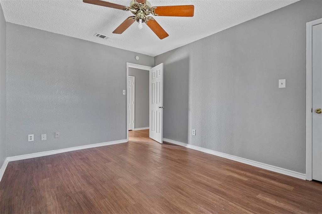 804 Custer Street Arlington, TX 76014 - Photo 14 of 21