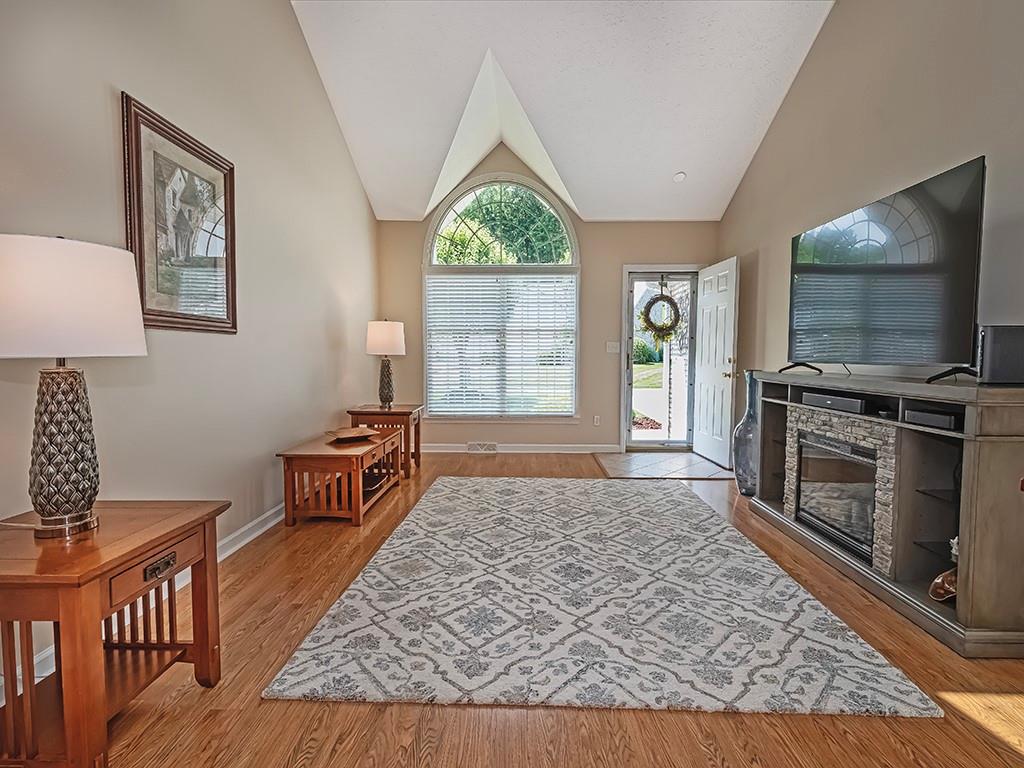 406 Country View Drive Lower Burrell, PA 15068 - Photo 4 of 31 a living room with furniture rug and window