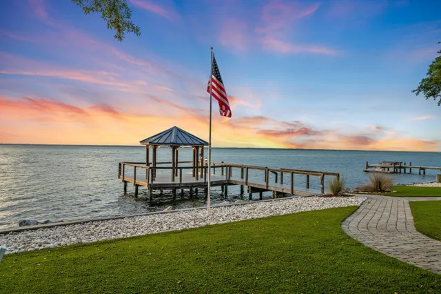 $2,600,000 | 411 Calhoun Avenue, Destin, FL 32541