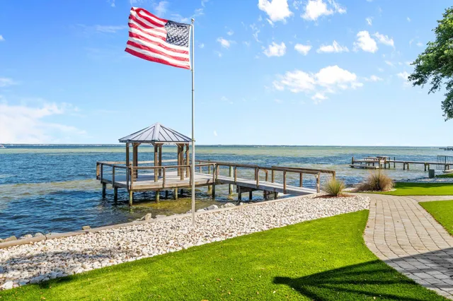 $2,600,000 | 411 Calhoun Avenue, Destin, FL 32541