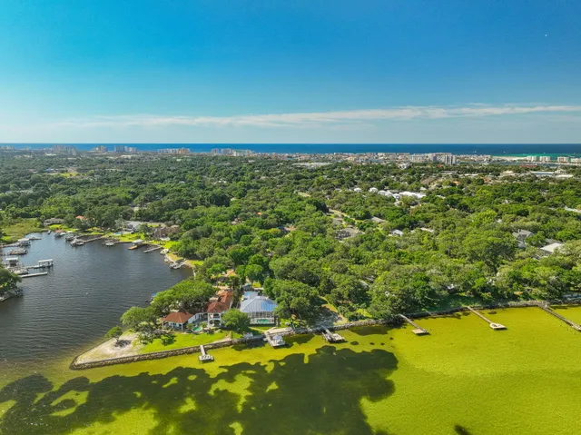 $2,600,000 | 411 Calhoun Avenue, Destin, FL 32541