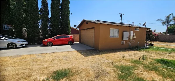 $1,800 | 7888 North Maple Avenue, Unit B, Fontana, CA 92336