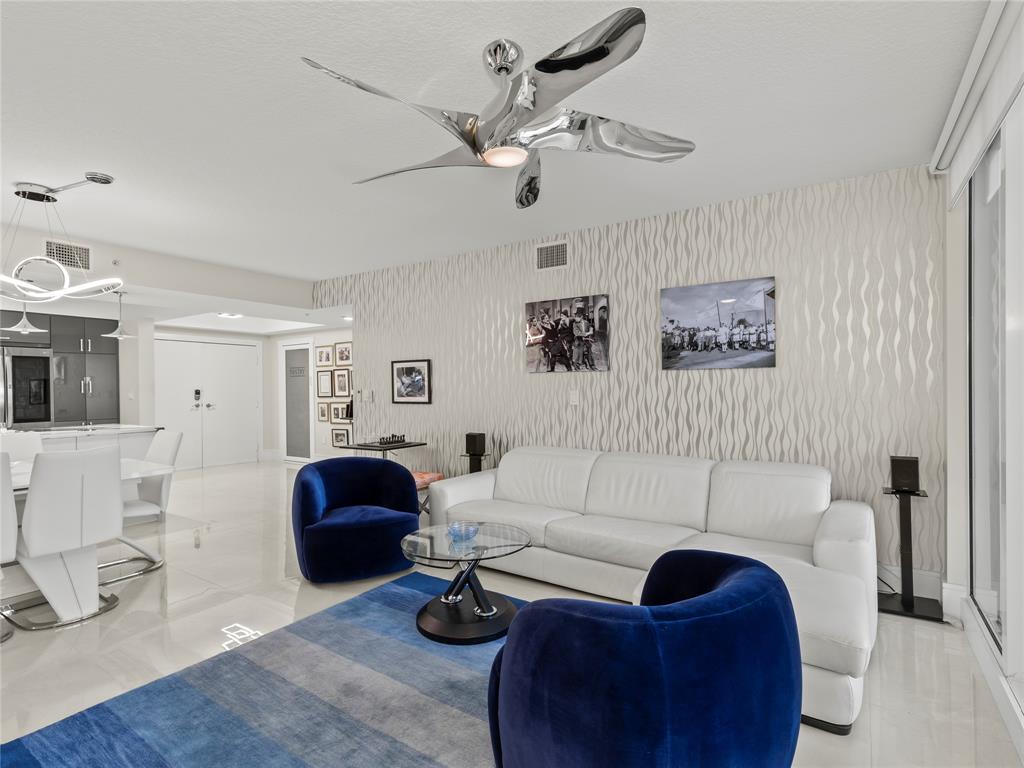 2700 North Federal Highway, Unit 407 Boynton Beach, FL 33435 - Photo 7 of 31 a living room with furniture