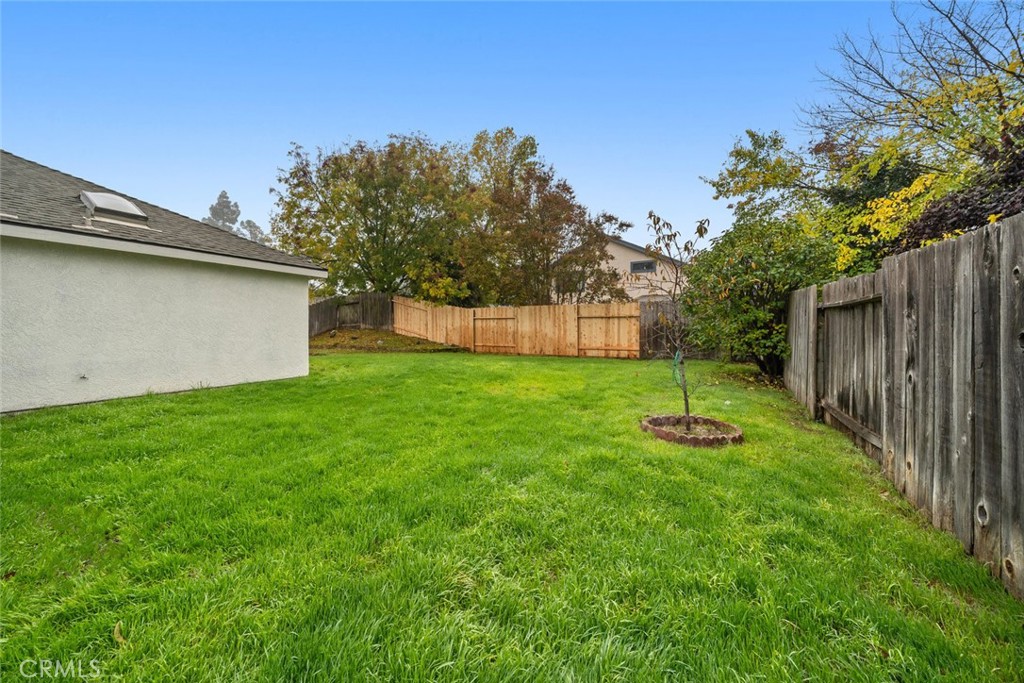 928 Austin Court Paso Robles, CA 93446 - Photo 14 of 30 a view of a backyard with a garden