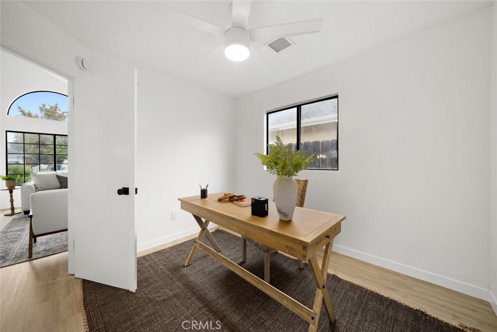 928 Austin Court Paso Robles, CA 93446 - Photo 18 of 30 a dining room with furniture and window
