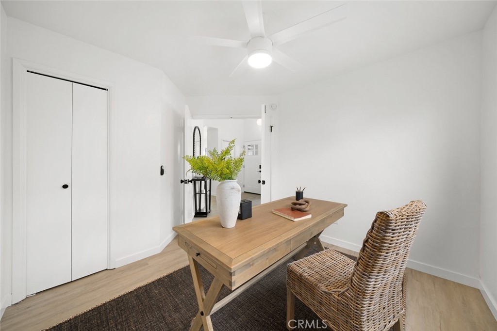 928 Austin Court Paso Robles, CA 93446 - Photo 19 of 30 a view of a dining room with furniture