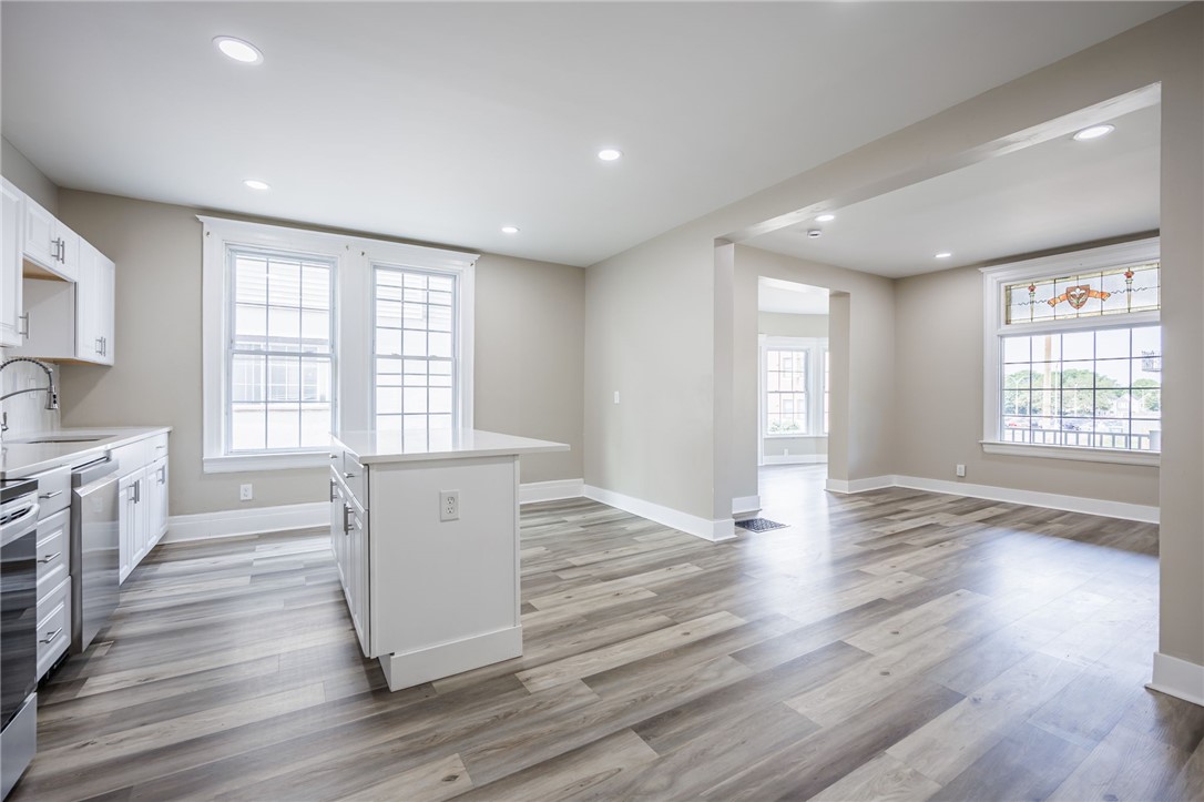 184 Alexander Street Rochester, NY 14607 - Photo 11 of 36