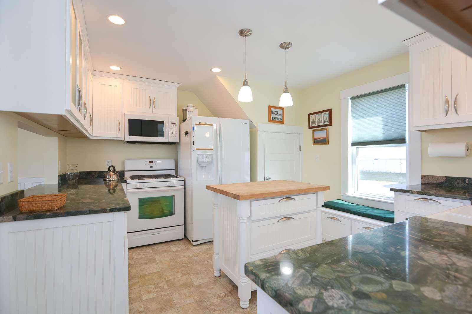 7 Lyons Street Hampton, NH 03842 - Photo 8 of 24 Gallery Image 8