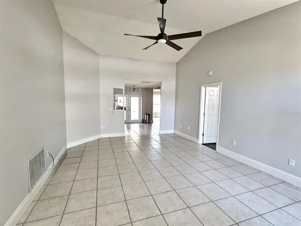 $2,595 | 4970 Reagen Way, Sarasota, FL 34232