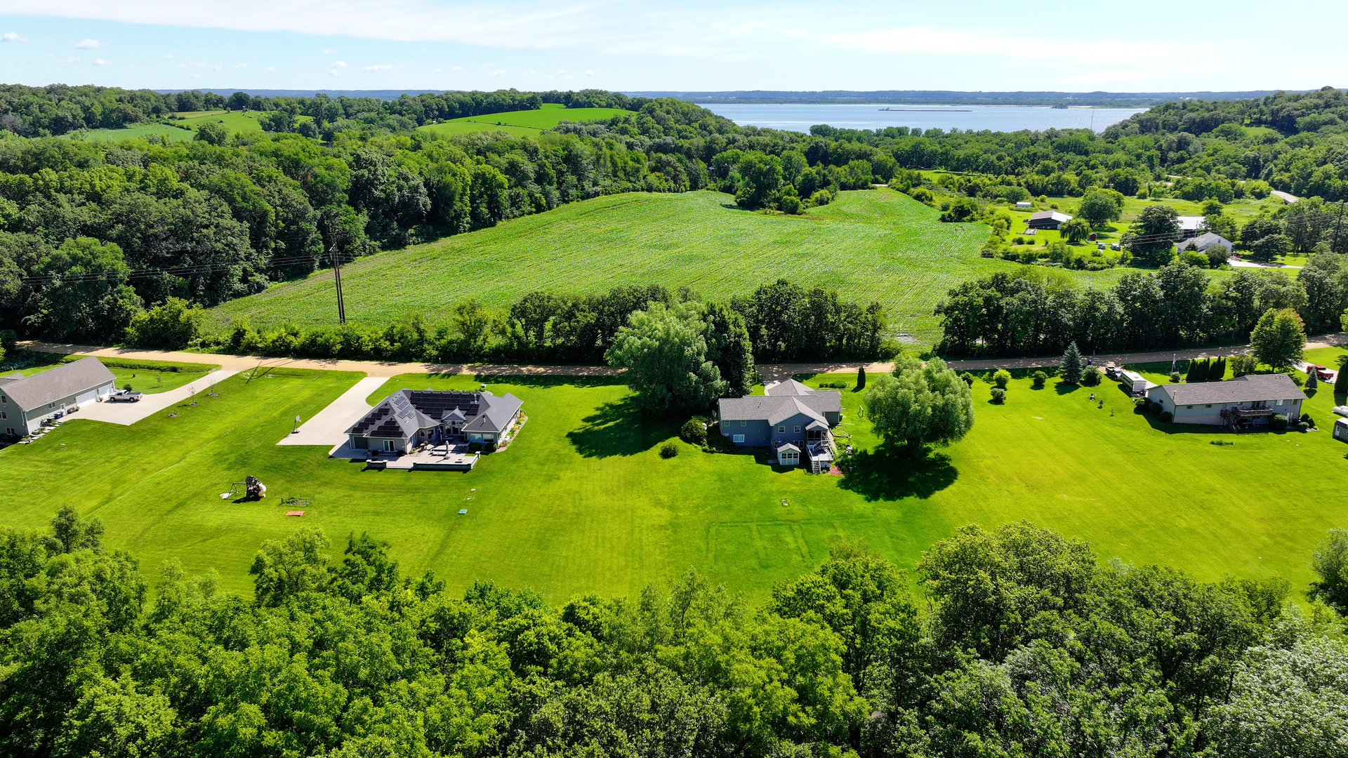 681 West Deer Creek Road Clinton, IA 52732 - Photo 49 of 51