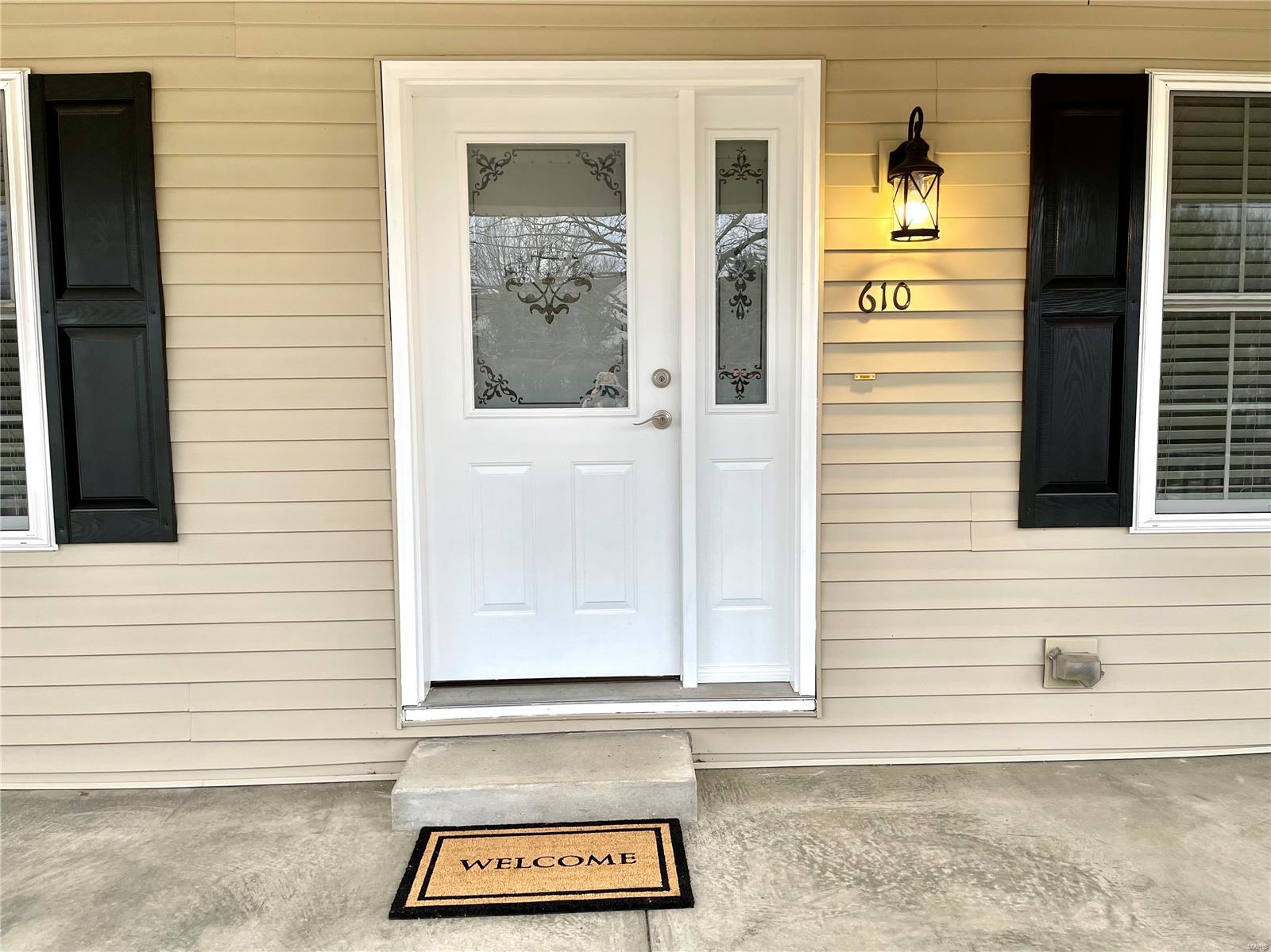 610 White Road Chesterfield, MO 63017 - Photo 2 of 34 Gallery Image 2