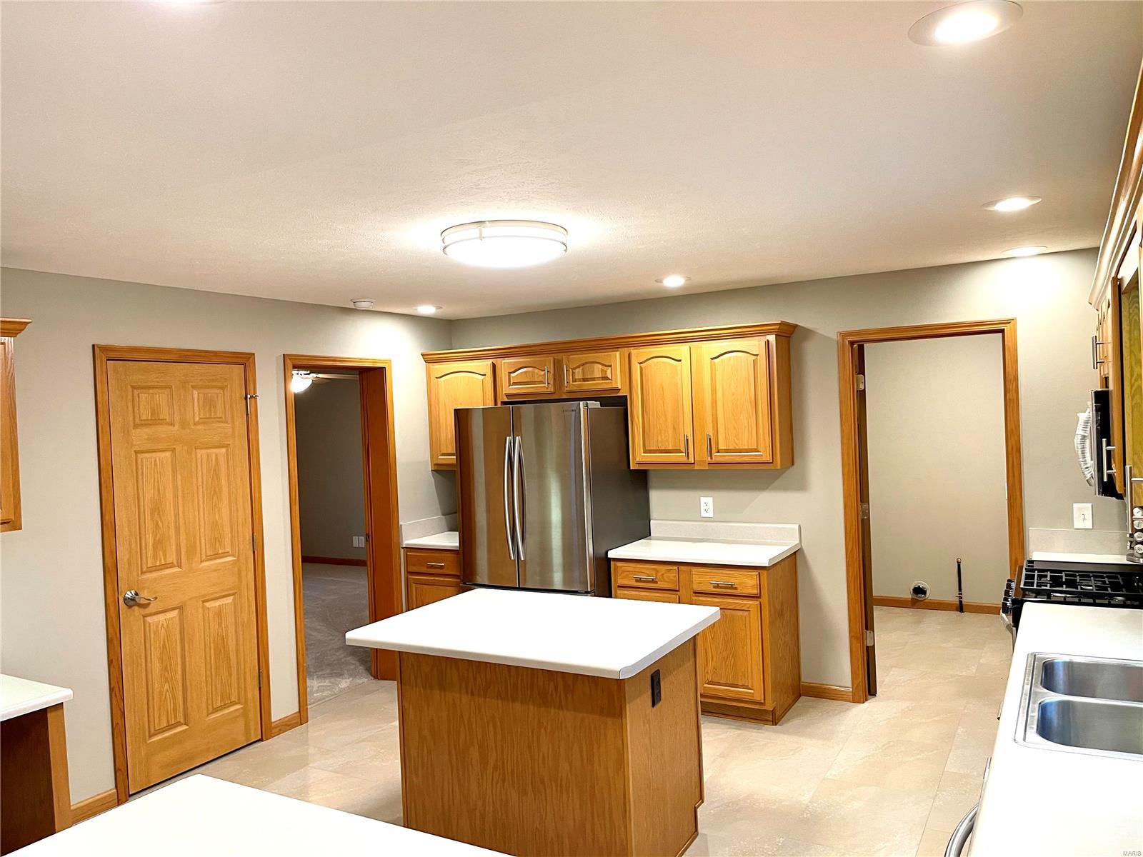 610 White Road Chesterfield, MO 63017 - Photo 15 of 34 Gallery Image 15