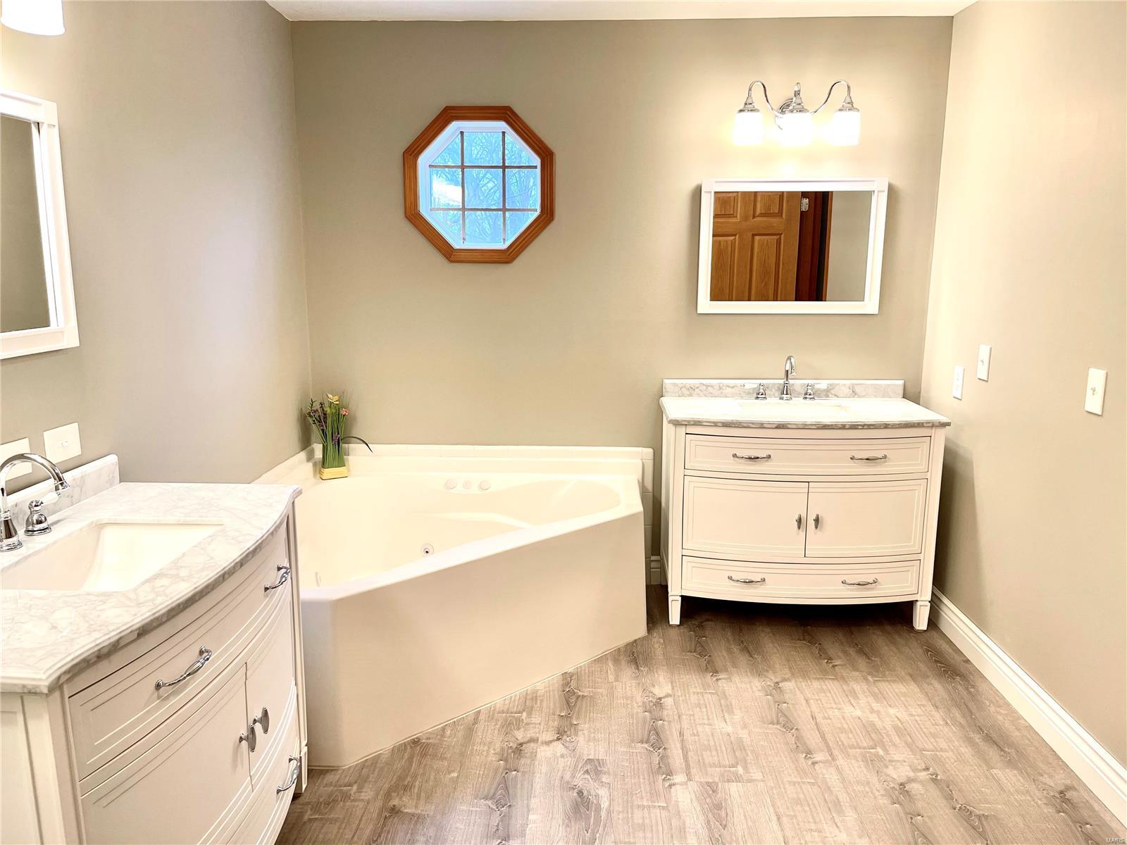 610 White Road Chesterfield, MO 63017 - Photo 20 of 34 Gallery Image 20