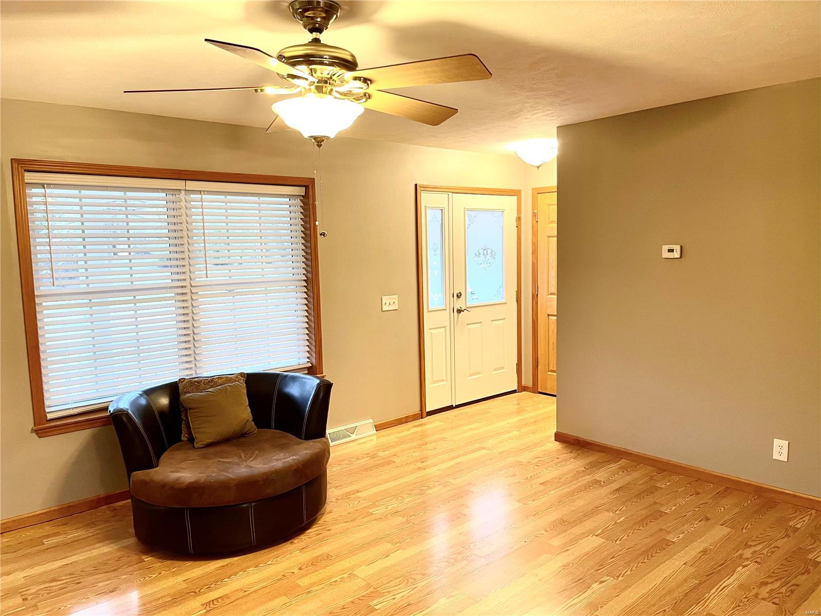610 White Road Chesterfield, MO 63017 - Photo 4 of 34 Gallery Image 4