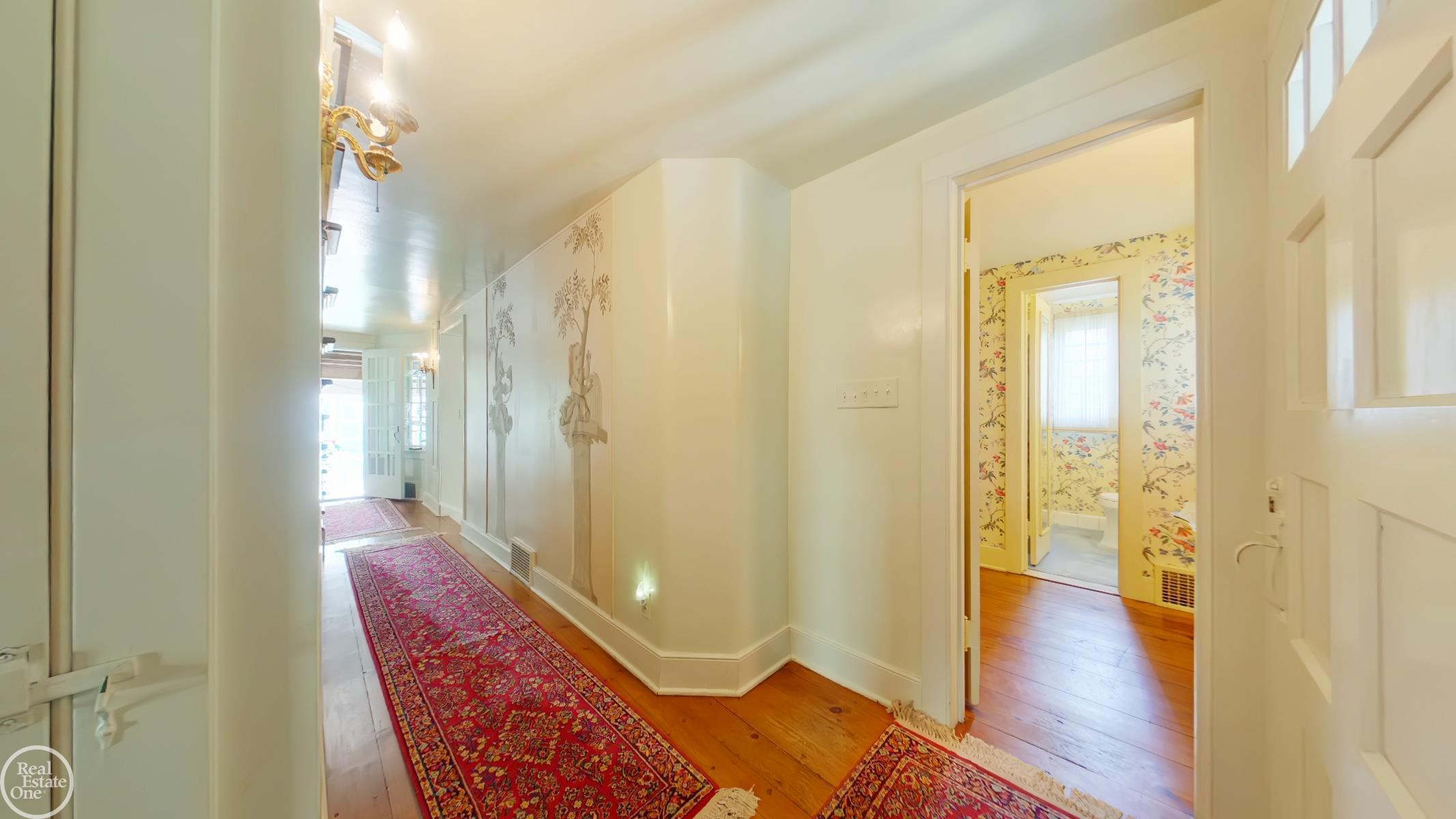 61 Merriweather Road Grosse Pointe, MI 48236 - Photo 7 of 54 50117216-9.JPG