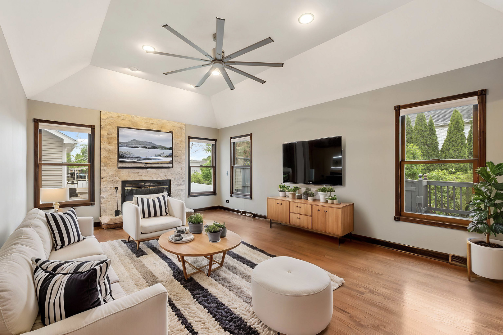 1715 Chestnut Hill Road Plainfield, IL 60586 - Photo 3 of 30