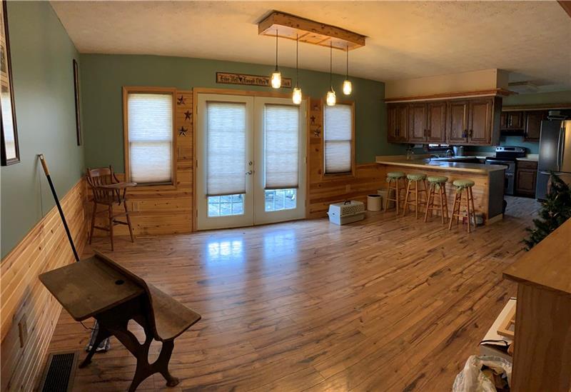389 West Lake Road Transfer, PA 16154 - Photo 3 of 14 Gallery Image 3