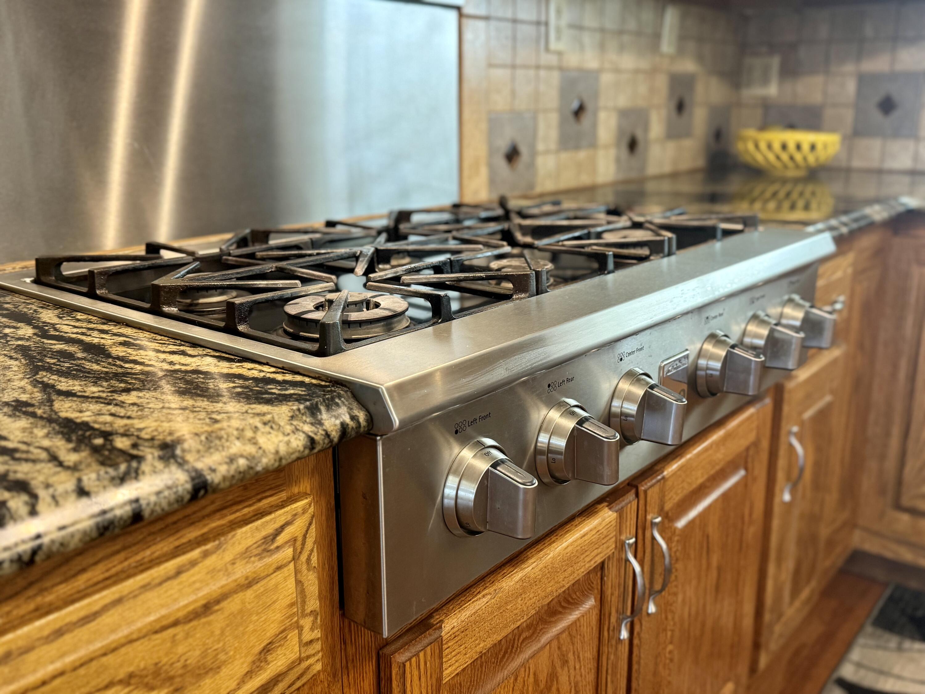 569 Black Oak Ridge Road Dayton, TN 37321 - Photo 8 of 58 7.3-Kitchen stove