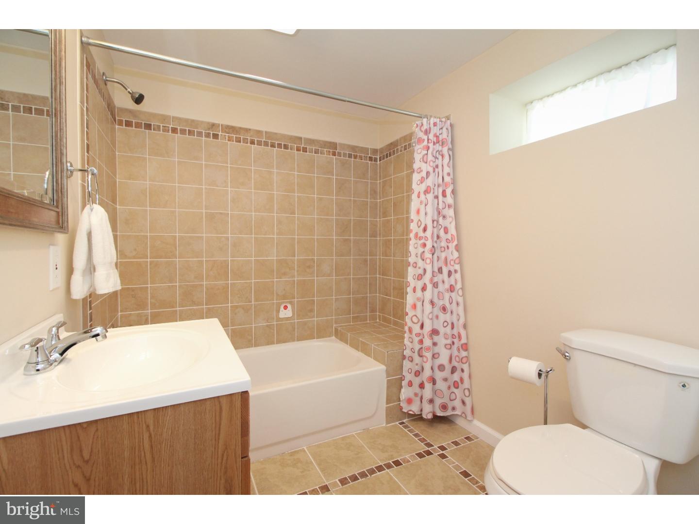 125 Princeton Road Pennsville, NJ 08070 - Photo 18 of 24 Bathroom