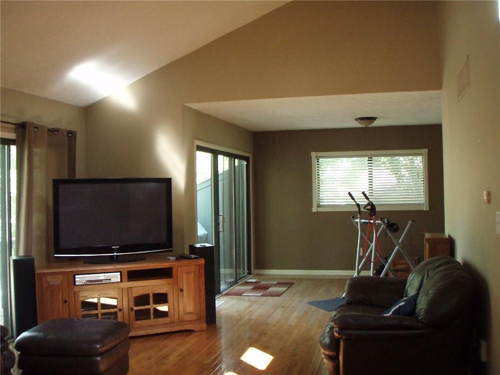 634 Cobblestone Road Avon, IN 46123 - Photo 6 of 14 Gallery Image 6