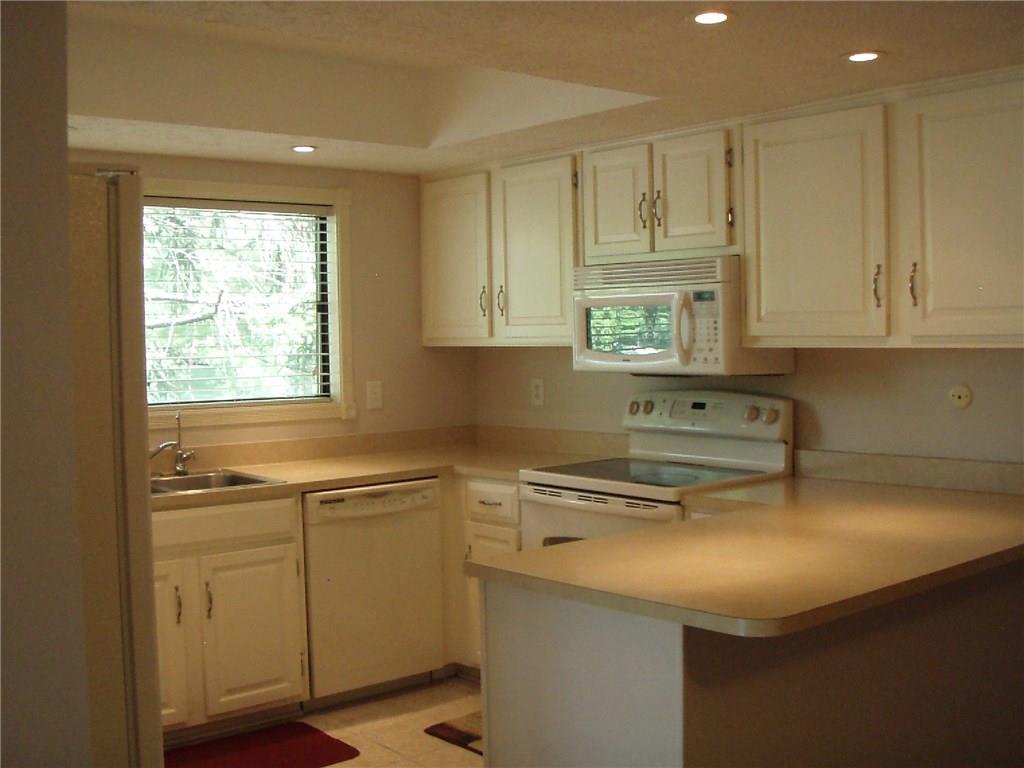 634 Cobblestone Road Avon, IN 46123 - Photo 8 of 14 Gallery Image 8