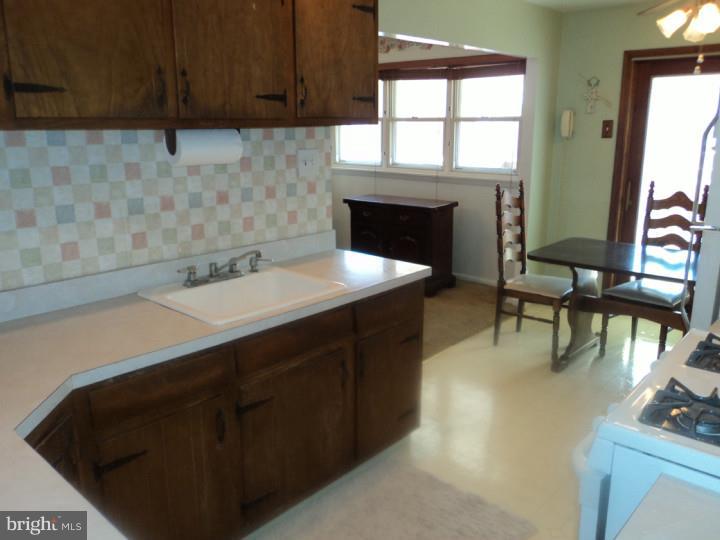 3676 Friar Road Philadelphia, PA 19154 - Photo 4 of 12 Gallery Image 4