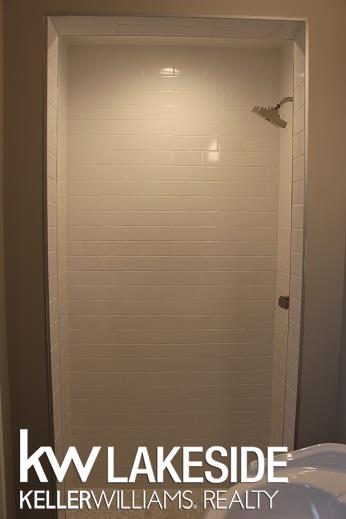 1035 Cadieux Road Grosse Pointe, MI 48230 - Photo 22 of 32 31312189-21.JPG