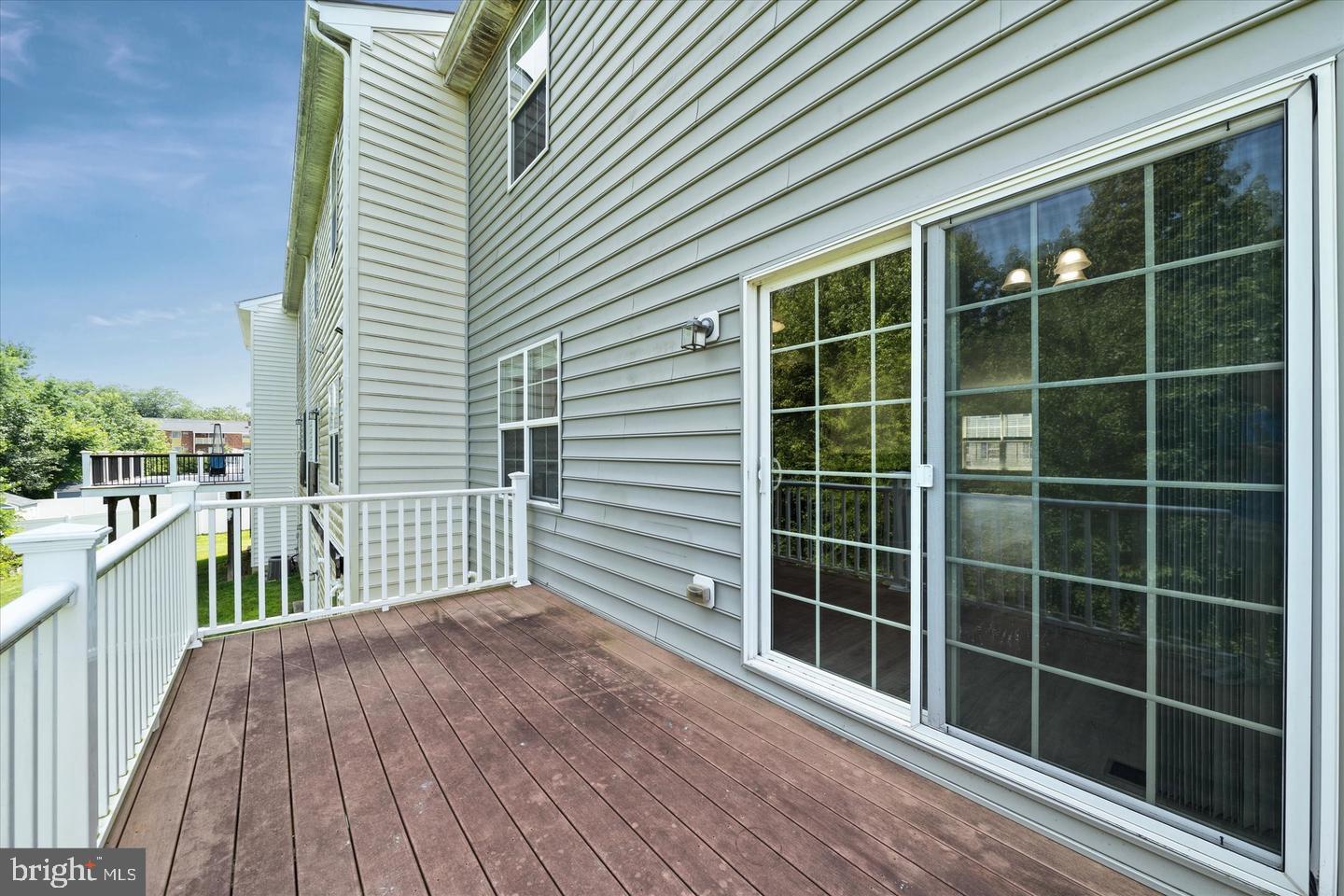 26 Munro Road Newark, DE 19711 - Photo 21 of 22 a view of a balcony with a large window