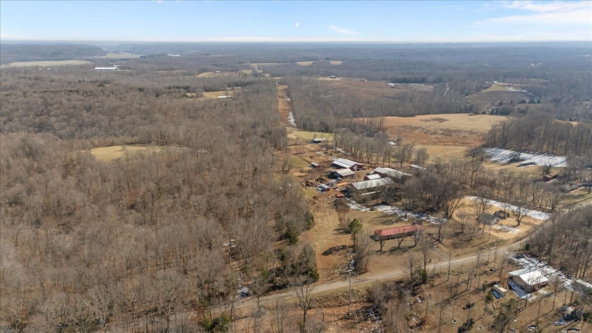 1429 Hunley Branch Road Charlotte, TN 37036 - Photo 38 of 51 a view of a city